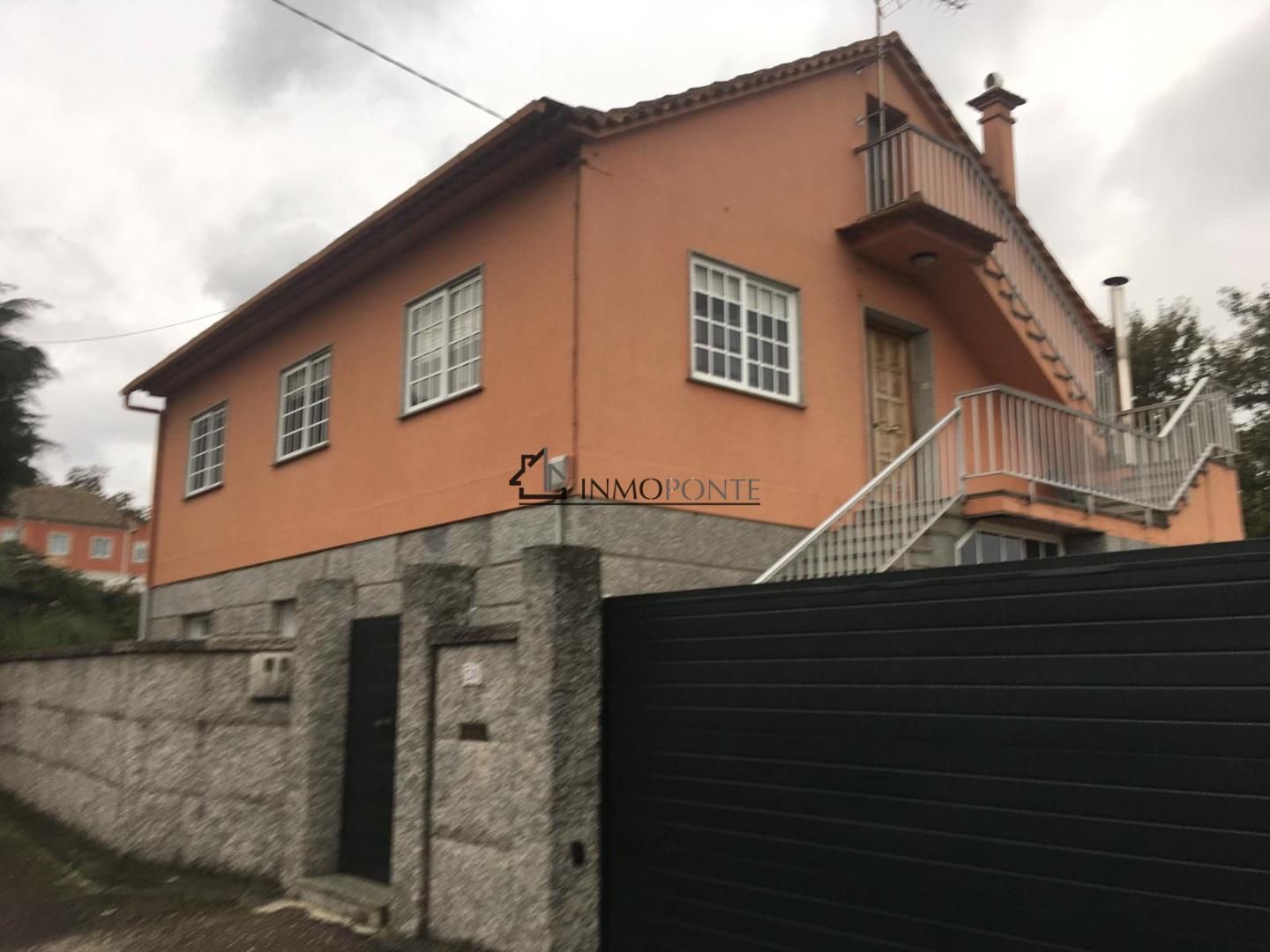 Vista exterior de Casa o xalet en venda en Pontevedra Capital  amb Jardí privat
