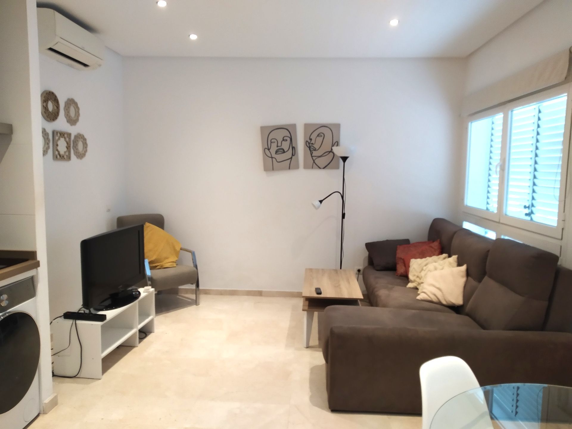 Sala d'estar de Apartament de lloguer en Málaga Capital amb Aire condicionat i Moblat