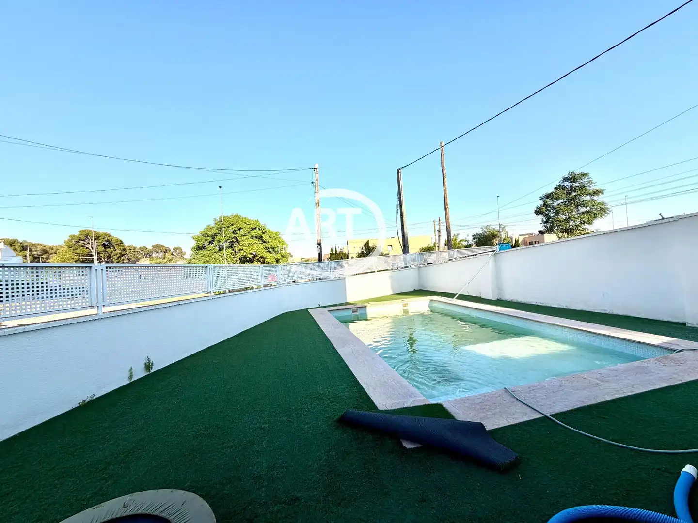 Piscina de Casa o xalet en venda en La Pobla de Vallbona amb Aire condicionat, Calefacció i Jardí privat
