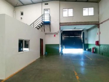 Nau industrial de lloguer a Pisa