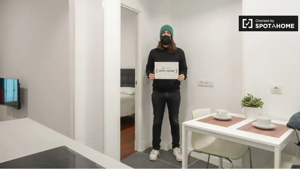 Habitación de Piso de alquiler en Madrid con Aire acondicionado, Calefacción y Amueblado
