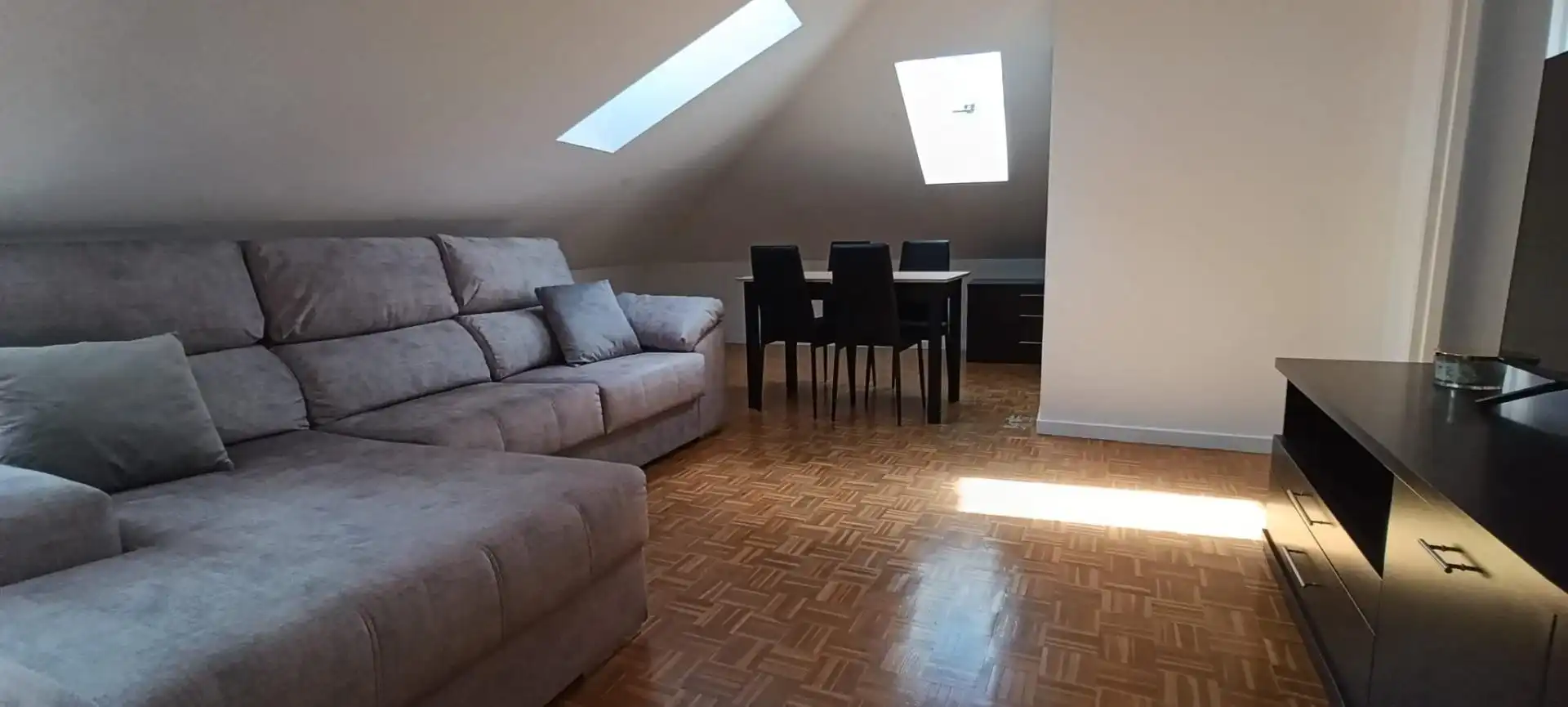 Sala de estar de Ático en venta en Mansilla de las Mulas