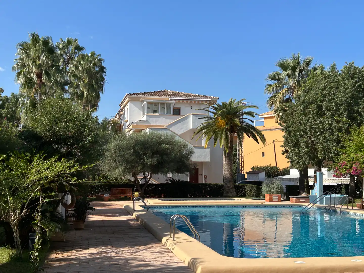 Vista exterior de Àtic en venda en Dénia amb Aire condicionat, Rentadora i Balcó