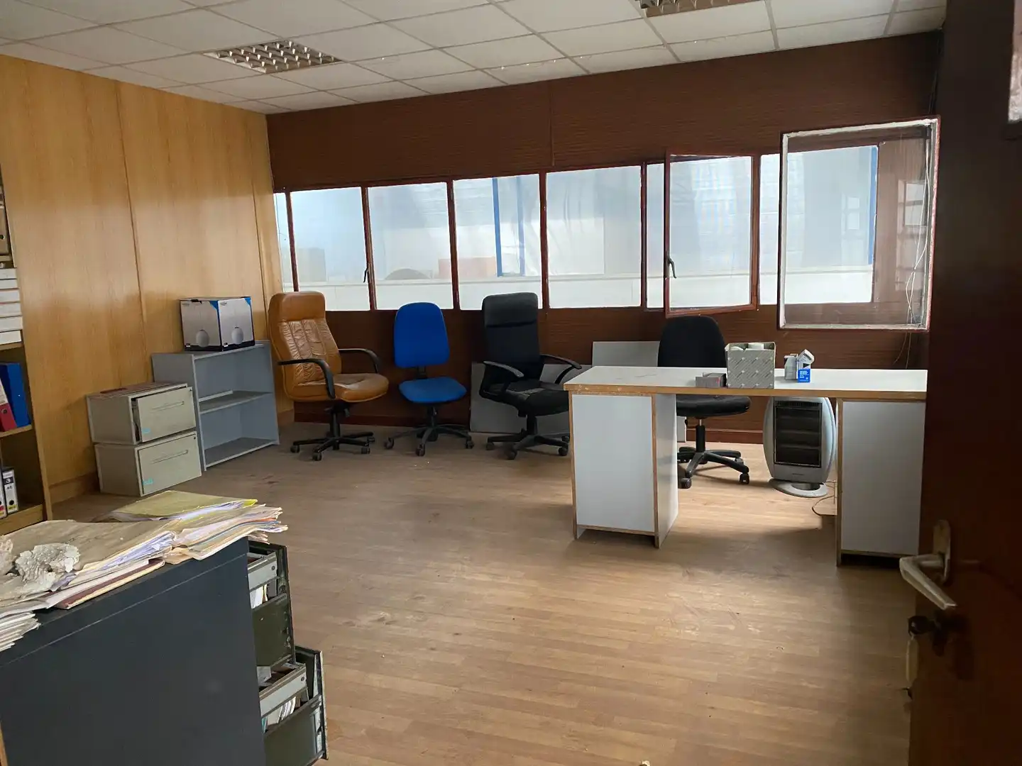Industrial buildings for sale in Camargo
