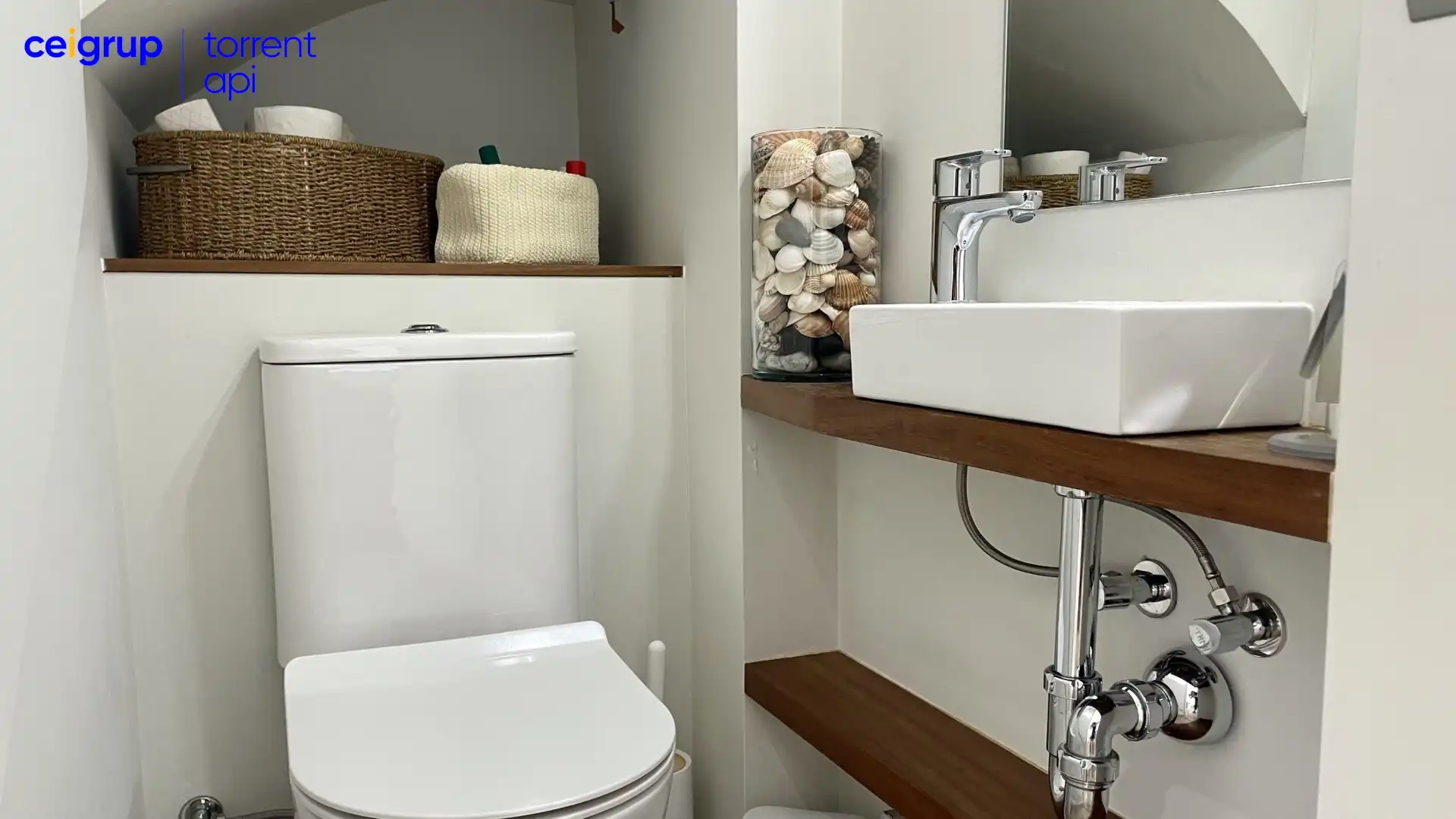 Baño de Casa adosada en venta en L'Estartit con Terraza y Balcón