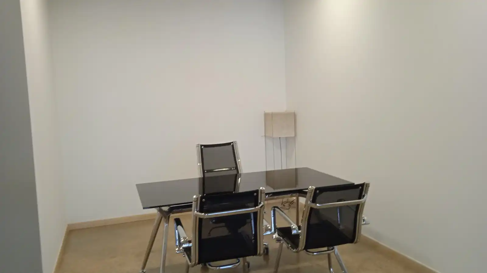 Büro zur Miete in Reus mit Klimaanlage, Heizung und Internet