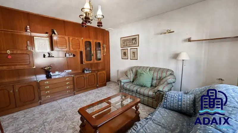 Sala de estar de Casa adosada en venta en Huecas con Calefacción y Balcón