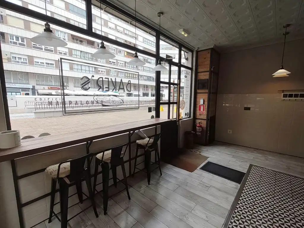 Business premises to rent in Calle José Cueto, imagen 6