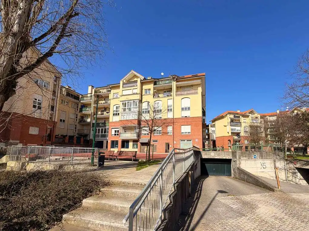 Vista exterior de Piso en venta en Santa Cruz de Bezana con Calefacción, Terraza y Trastero
