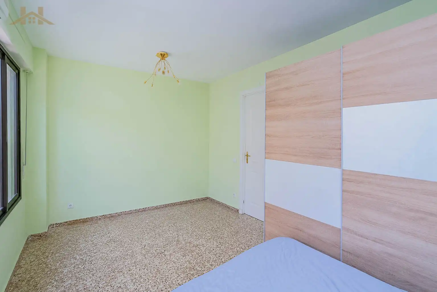 Dormitori de Pis en venda en Móstoles amb Aire condicionat, Terrassa i Moblat
