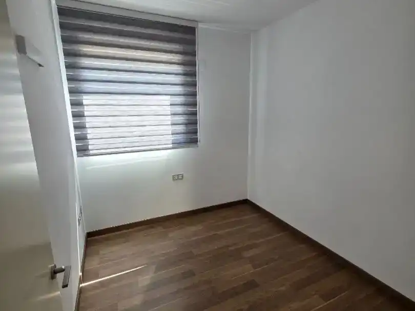 Dormitori de Pis en venda en Terrassa amb Aire condicionat, Parquet i Piscina