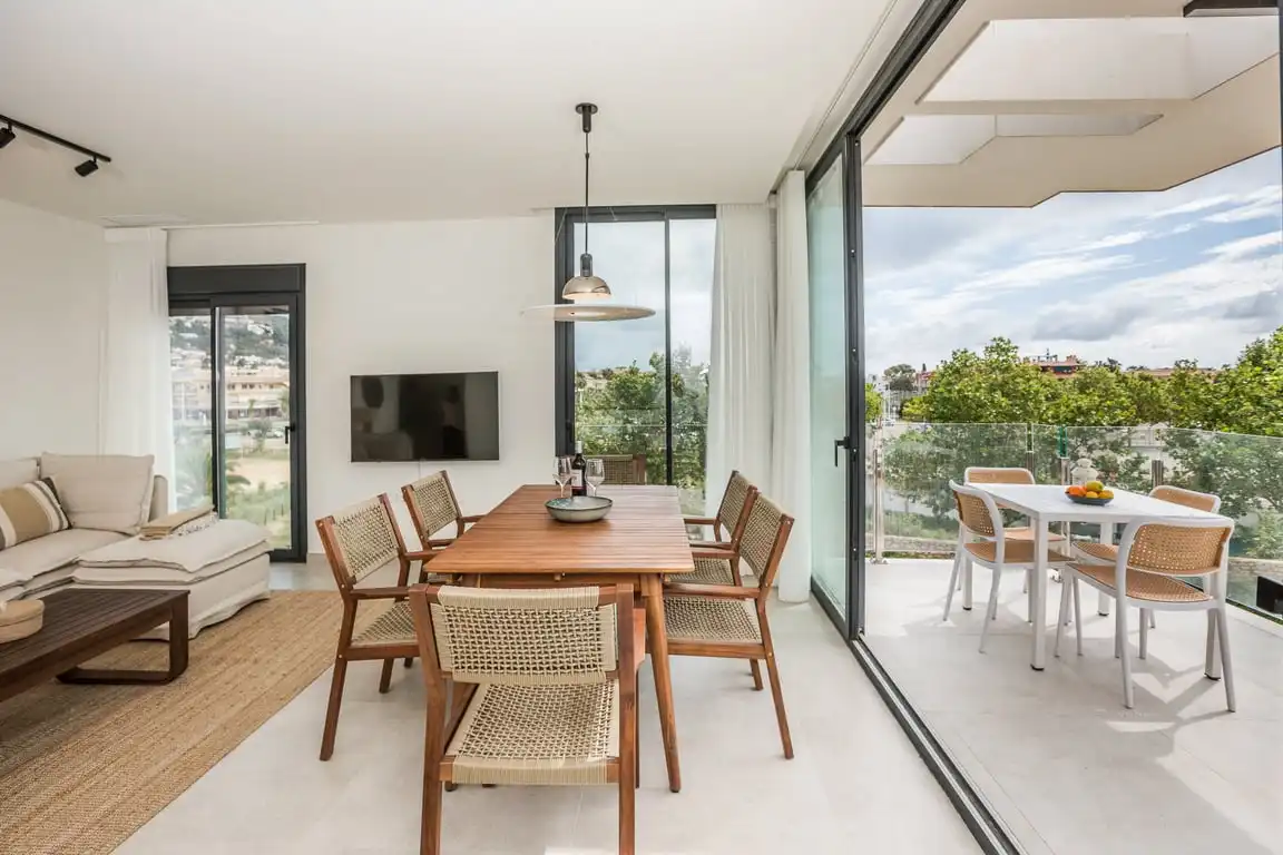 Terrasse von Wohnungen zur Miete in Jávea / Xàbia mit Klimaanlage, Privatgarten und Schwimmbad