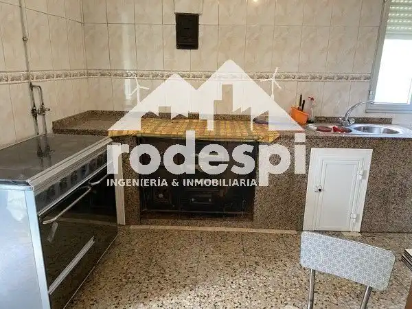 Cuina de Casa o xalet en venda en A Cañiza   amb Traster i Moblat