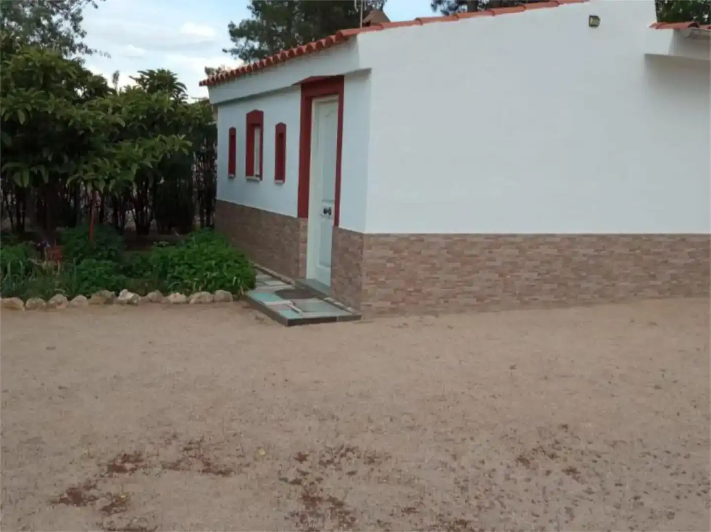 Vista exterior de Pis en venda en Villarrobledo amb Jardí privat, Traster i Piscina