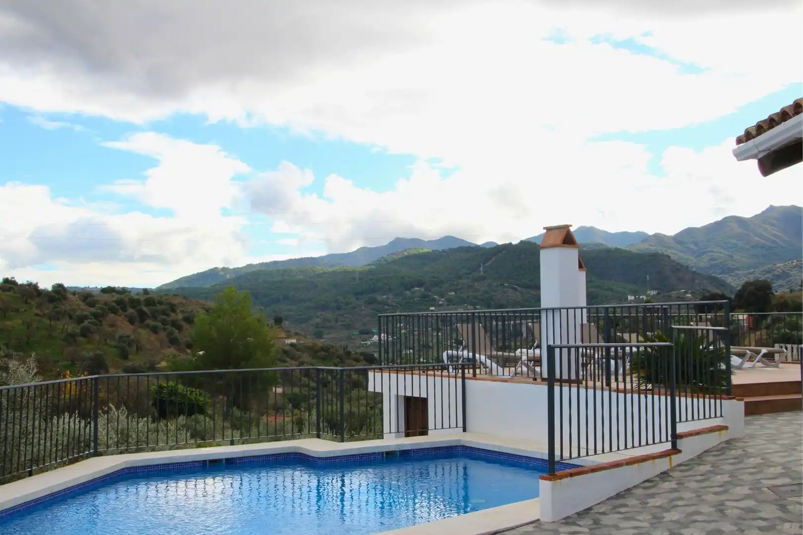 Exterior view of Houses for sale in Guaro  with Air Conditioner, Heating and Private garden