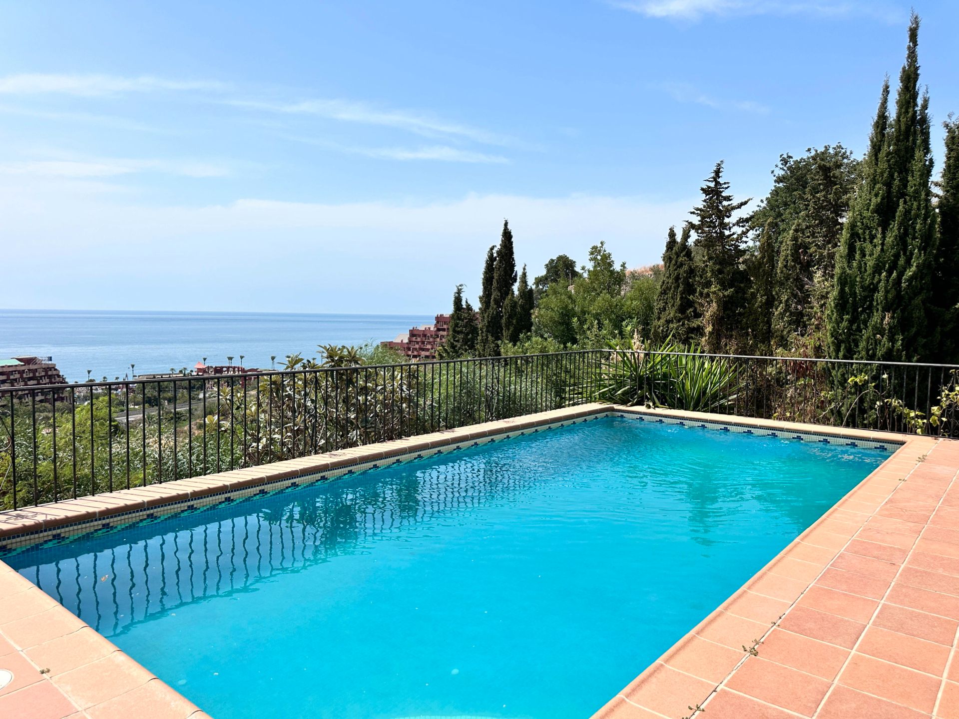 Piscina de Casa o xalet en venda en Benalmádena amb Aire condicionat, Jardí privat i Terrassa