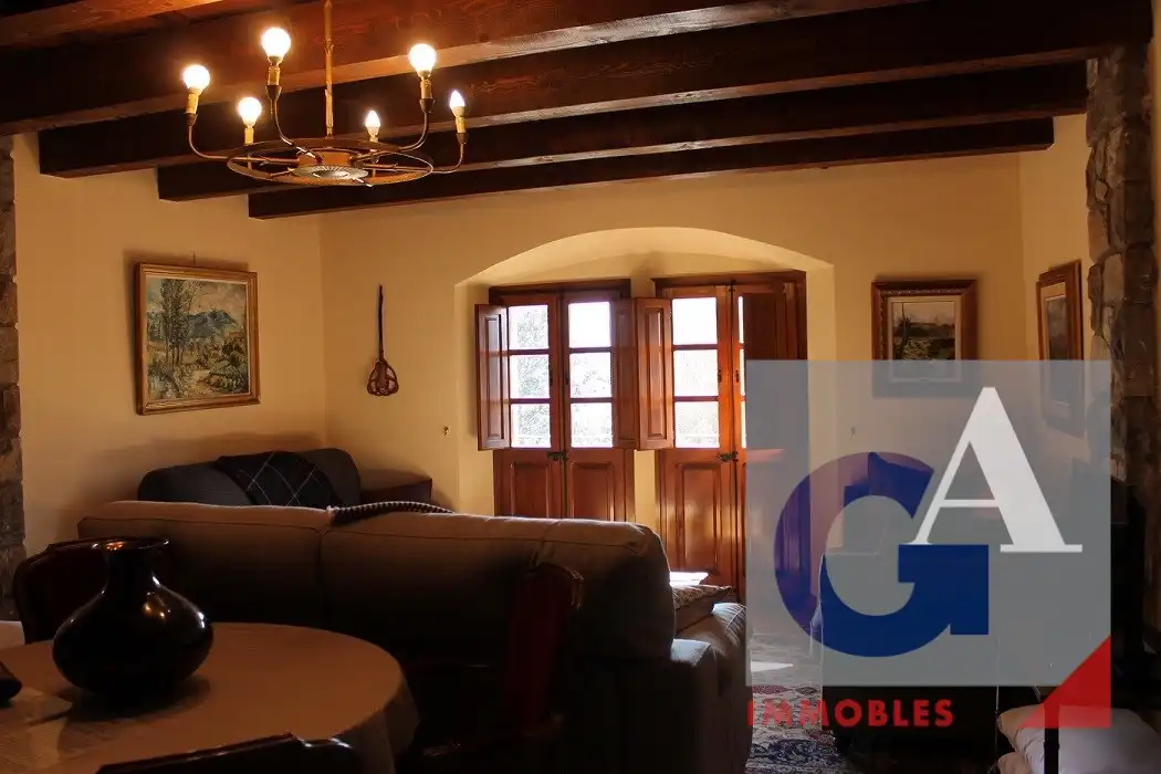 Casa rústica amb terrassa en venda a Sant Joan Les Fonts, imagen 12