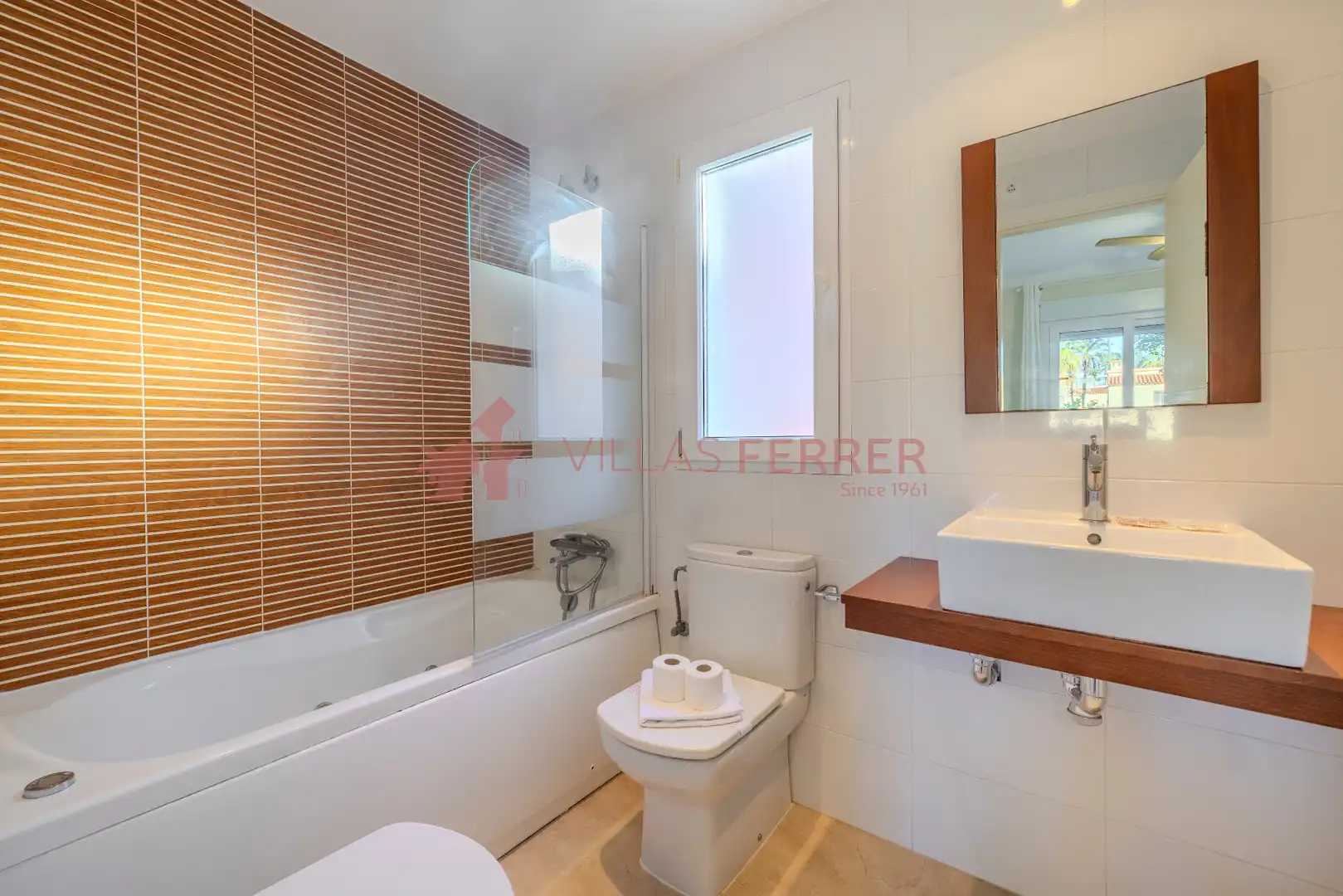 Bathroom of Flat for sale in Dénia  with Air Conditioner, Terrace and Furnished