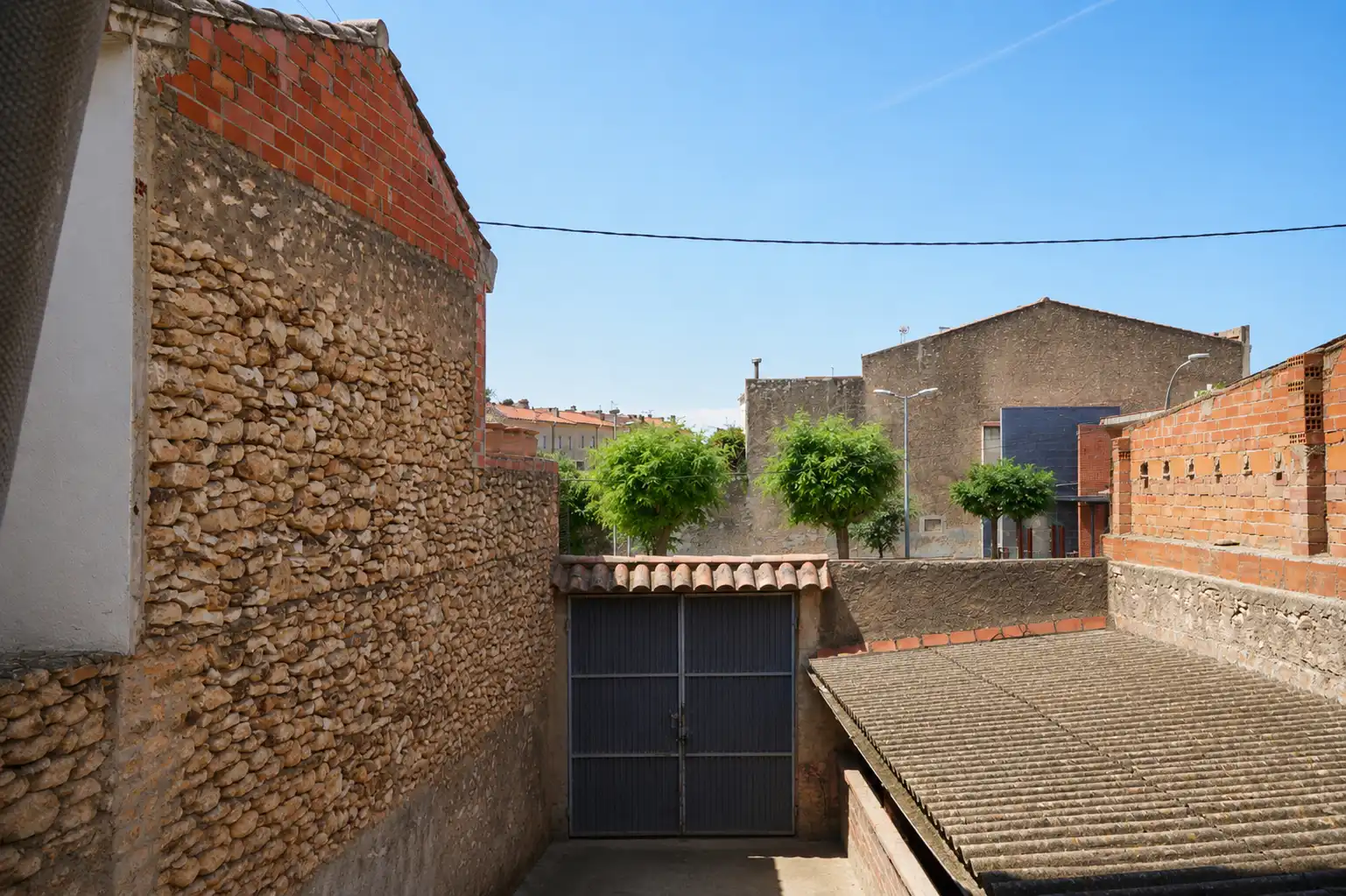 Vista exterior de Casa adosada en venda en Bràfim amb Jardí privat, Terrassa i Traster
