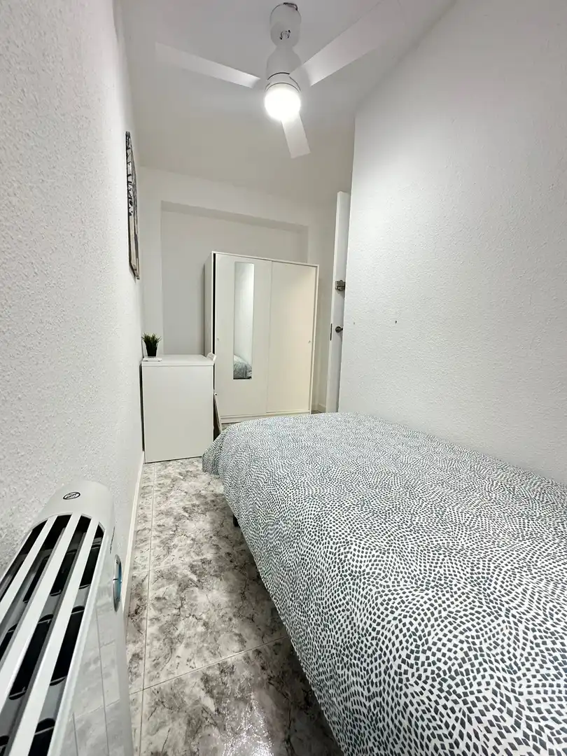 Habitació a Calle de Sáhara, 52, Los Rosales