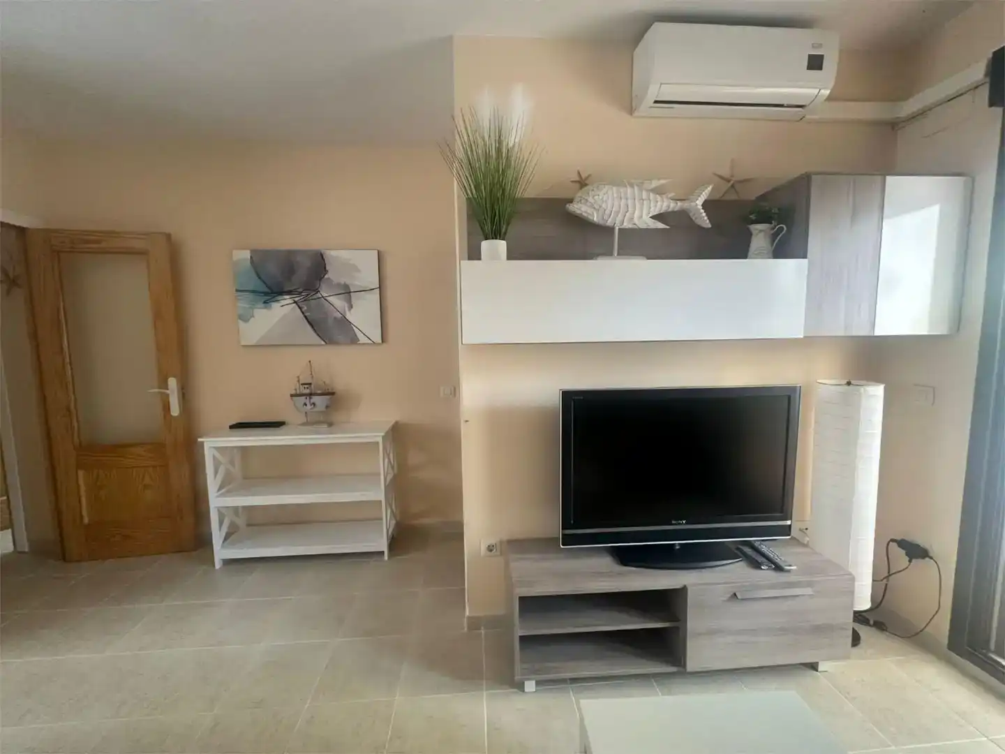 Sala de estar de Apartamento de alquiler en Playa Morro de Gos
