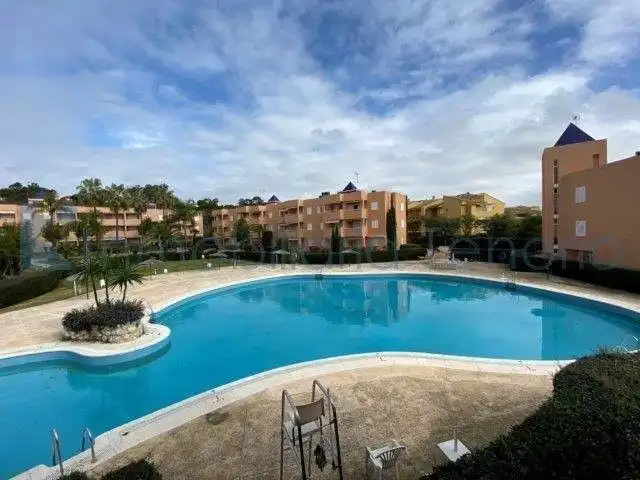 Piscina de Apartamento en venta en Islantilla con Terraza y Amueblado