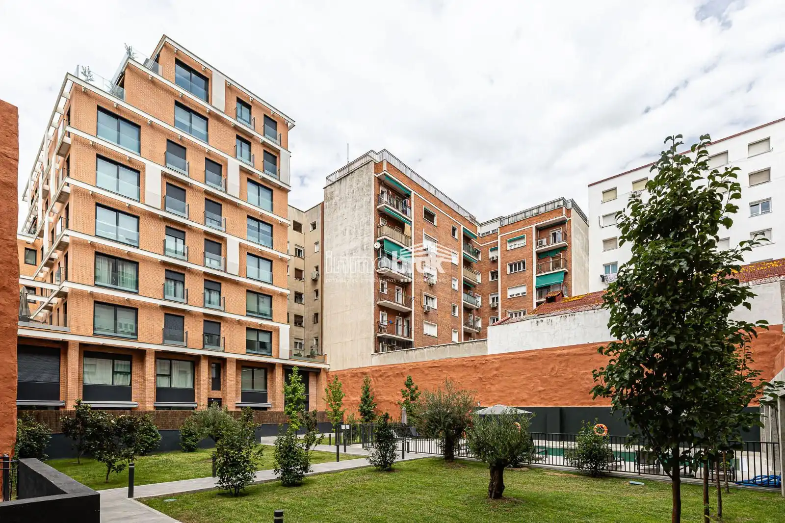 Exterior view of Flat for rent in Madrid  with Air Conditioner, Terrace and Storage room