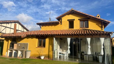 CHALET INDIVIDUAL CON 600 M DE PARCELA