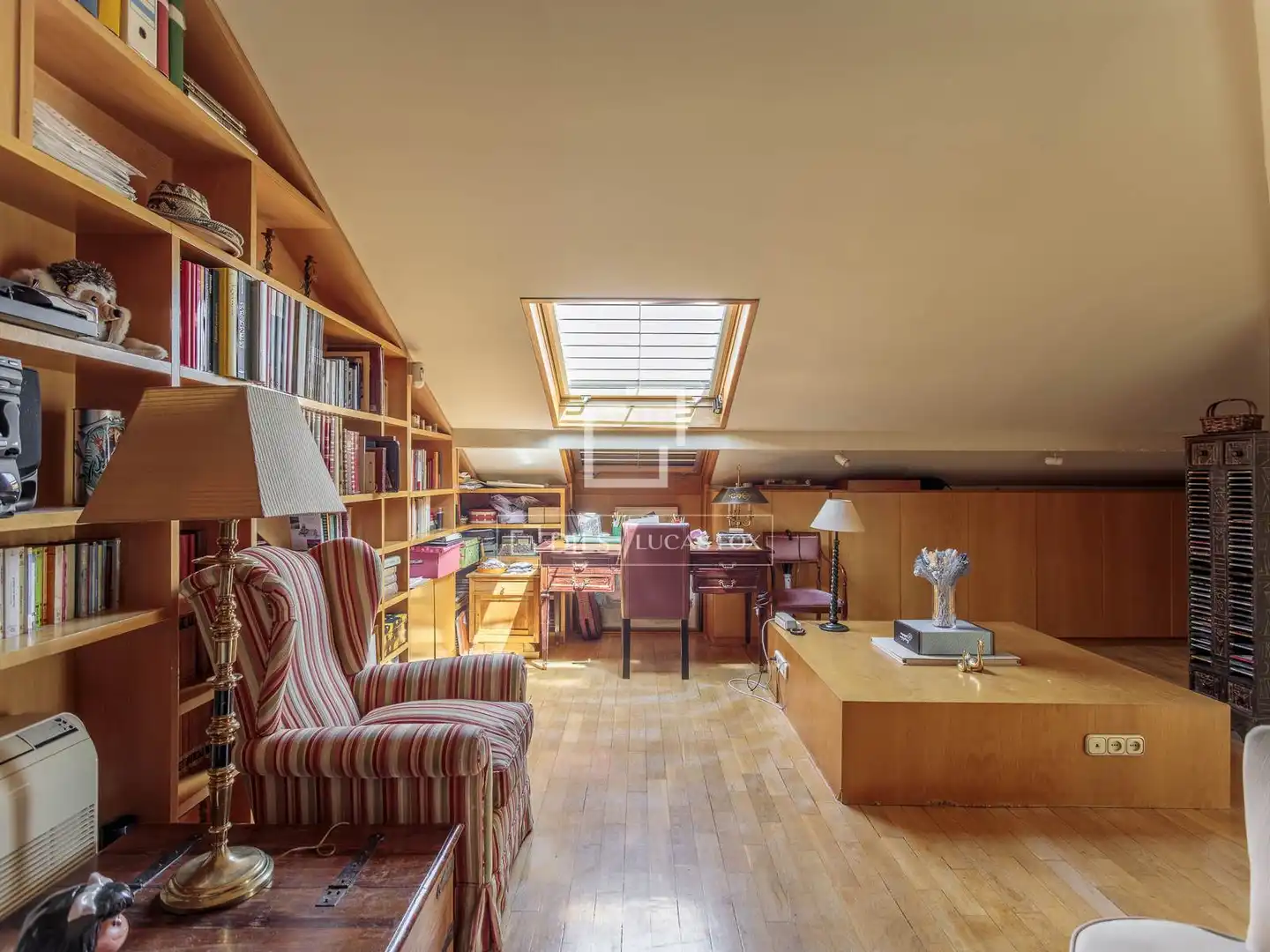 Sala d'estar de Casa o xalet en venda en Madrid amb Aire condicionat, Calefacció i Moblat