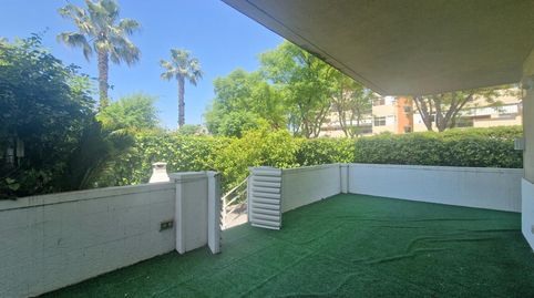 HERMOSO PISO ESQUINERO, PLANTA BAJA, CON JARDÍN PRIVADO, PARKING Y TRASTERO, imatge 3