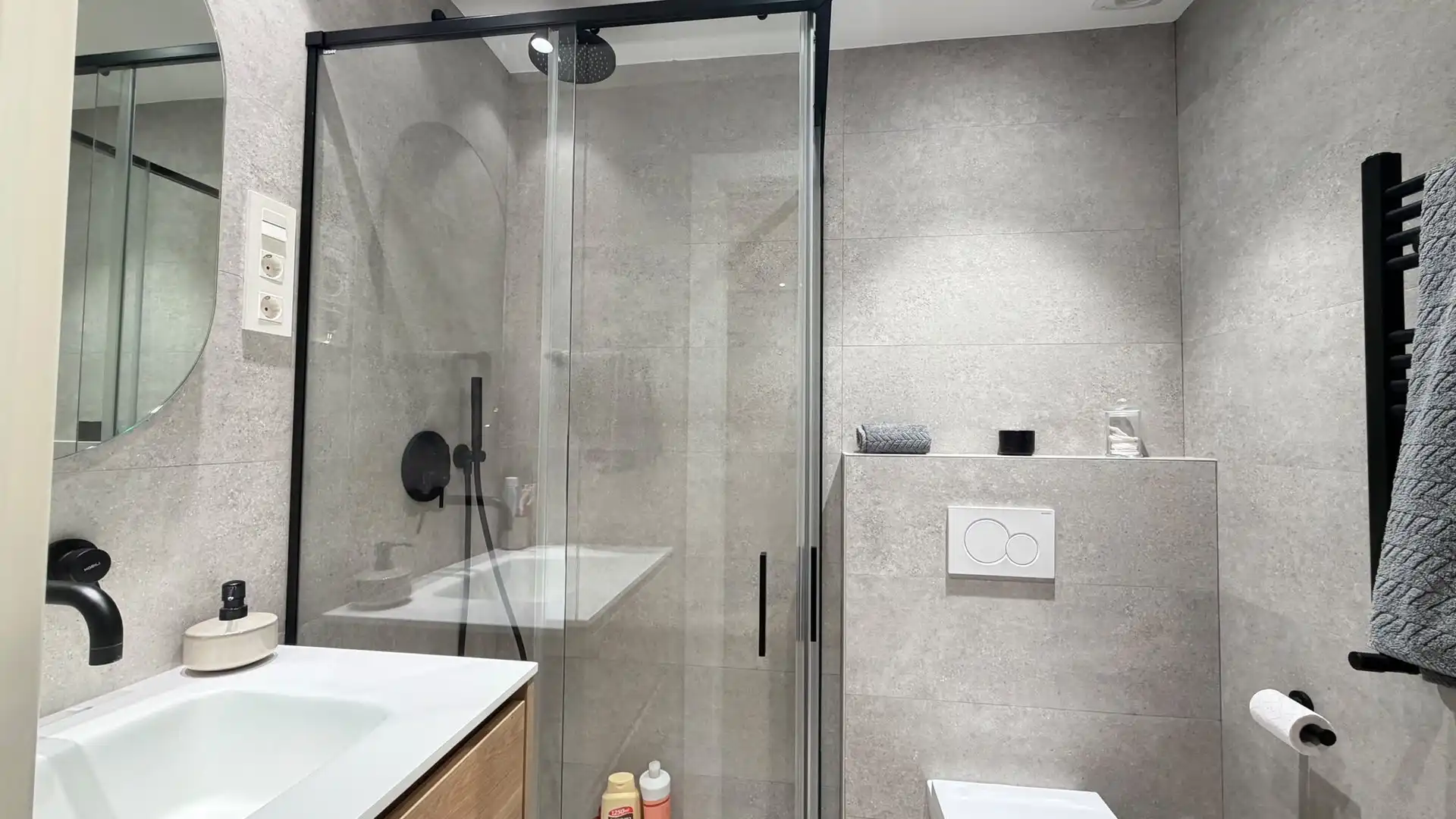 Bathroom of Flat for sale in Getxo   with Heating and Storage room