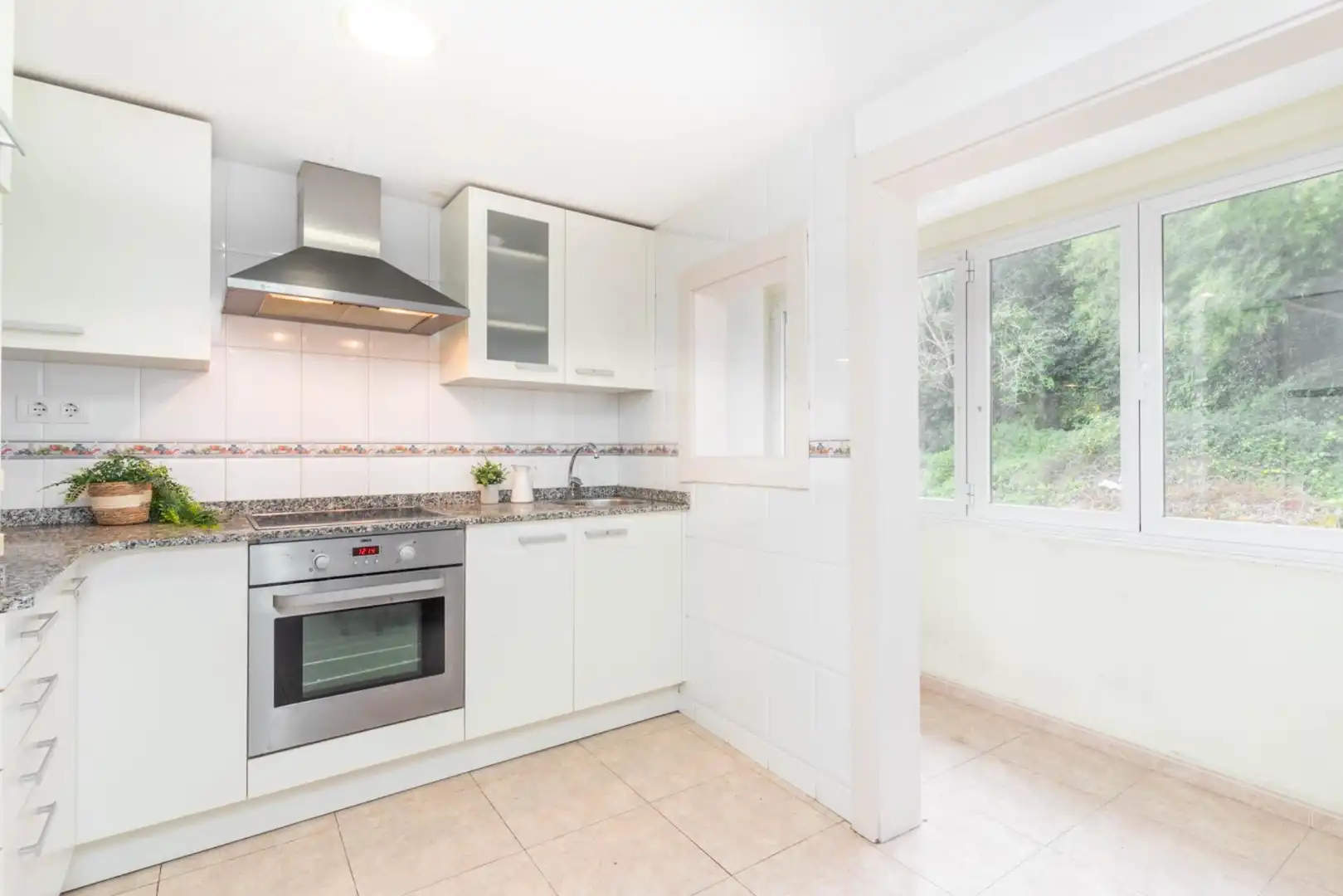 Cocina de Apartamento en venta en Ribadesella con Calefacción y Balcón