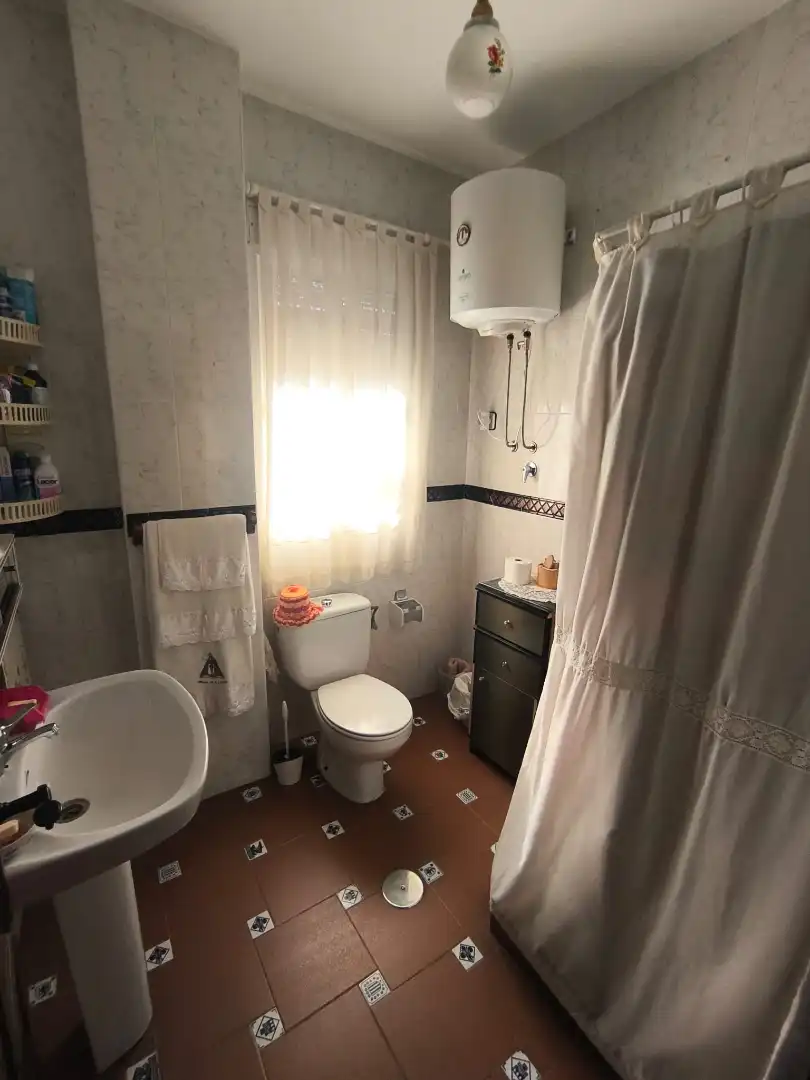 Badezimmer von Country house zum Verkauf in Mengíbar
