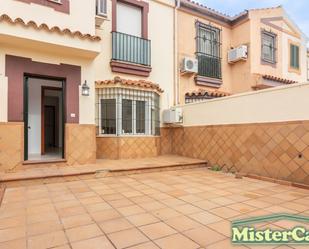 Vista exterior de Casa adosada en venda en Jerez de la Frontera amb Terrassa, Traster i Balcó