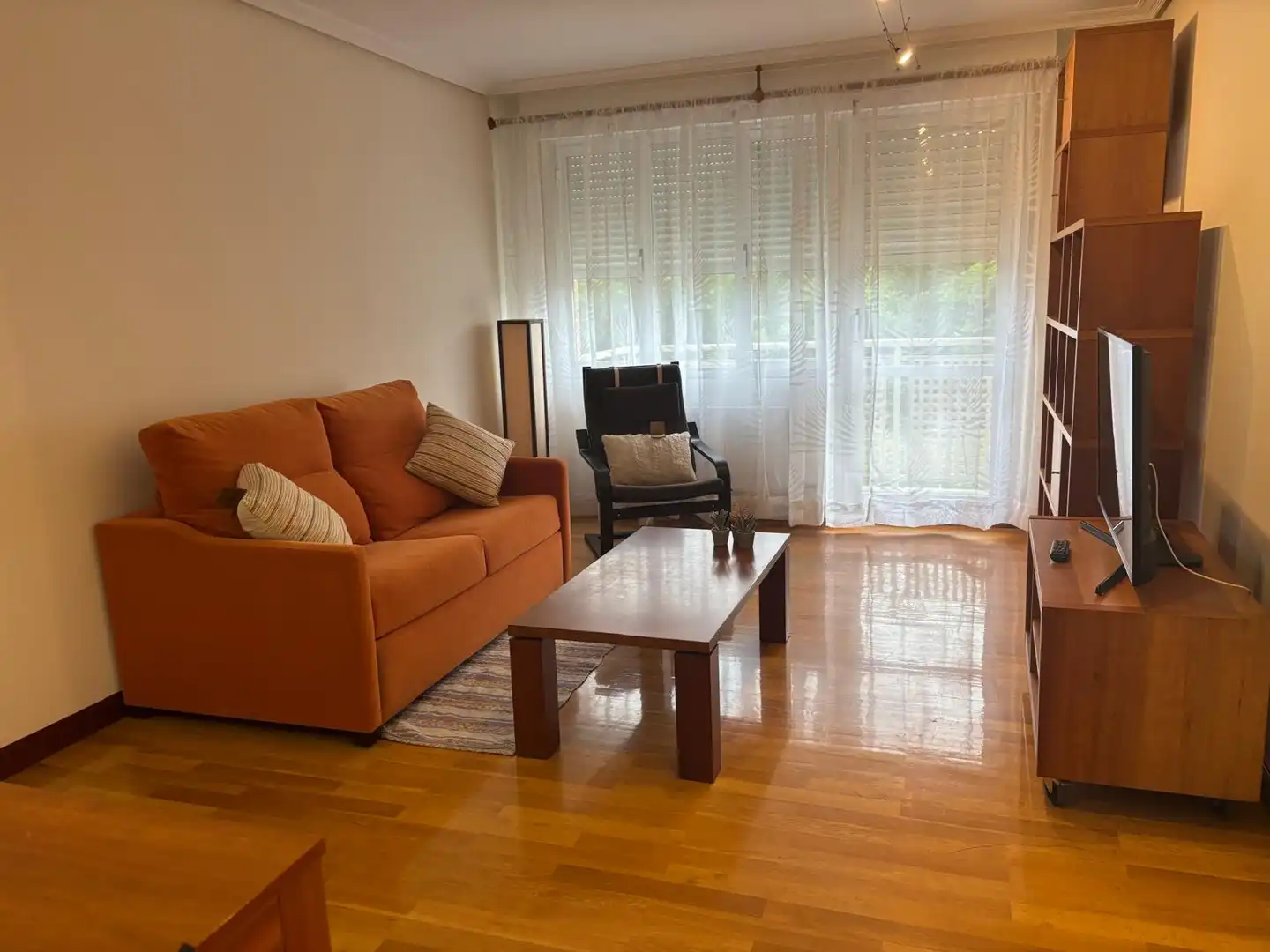 Sala de estar de Piso de alquiler en  Pamplona / Iruña con Calefacción, Amueblado y Horno