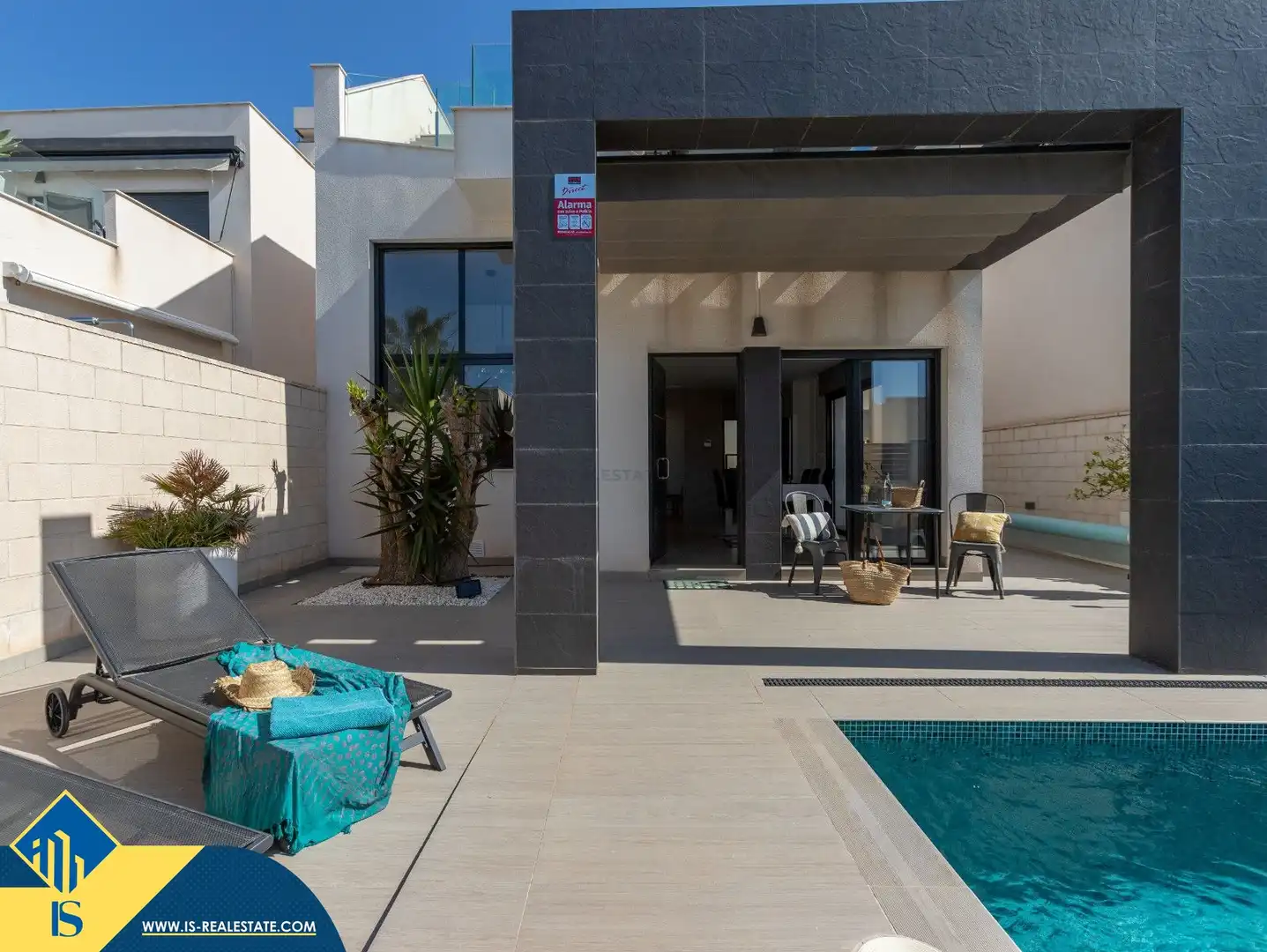 Chalet con piscina en venta en Ciudad Quesada