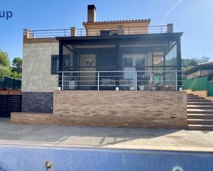Vista exterior de Casa o xalet en venda en Jafre amb Aire condicionat, Terrassa i Piscina