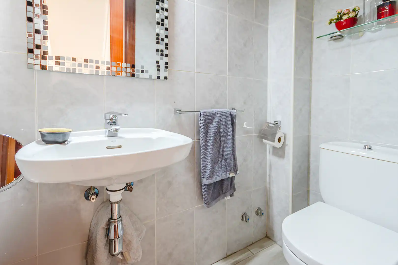 Baño de Casa adosada en venta en Martorell con Calefacción, Jardín privado y Horno