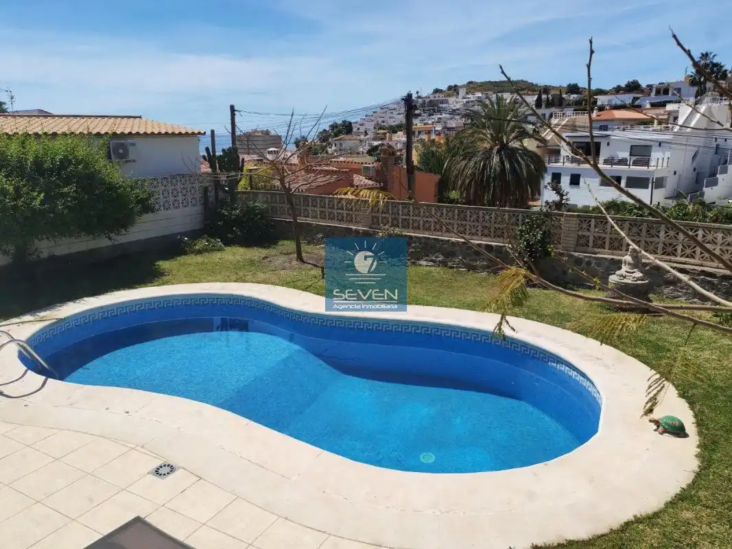 Villa con piscina in vendita a Los Almendros, imagen 5