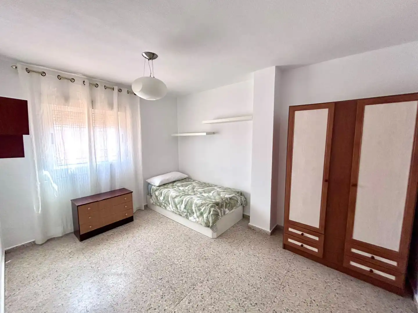 Schlafzimmer von Wohnung zur Miete in Granada mit Terrasse und Möbliert
