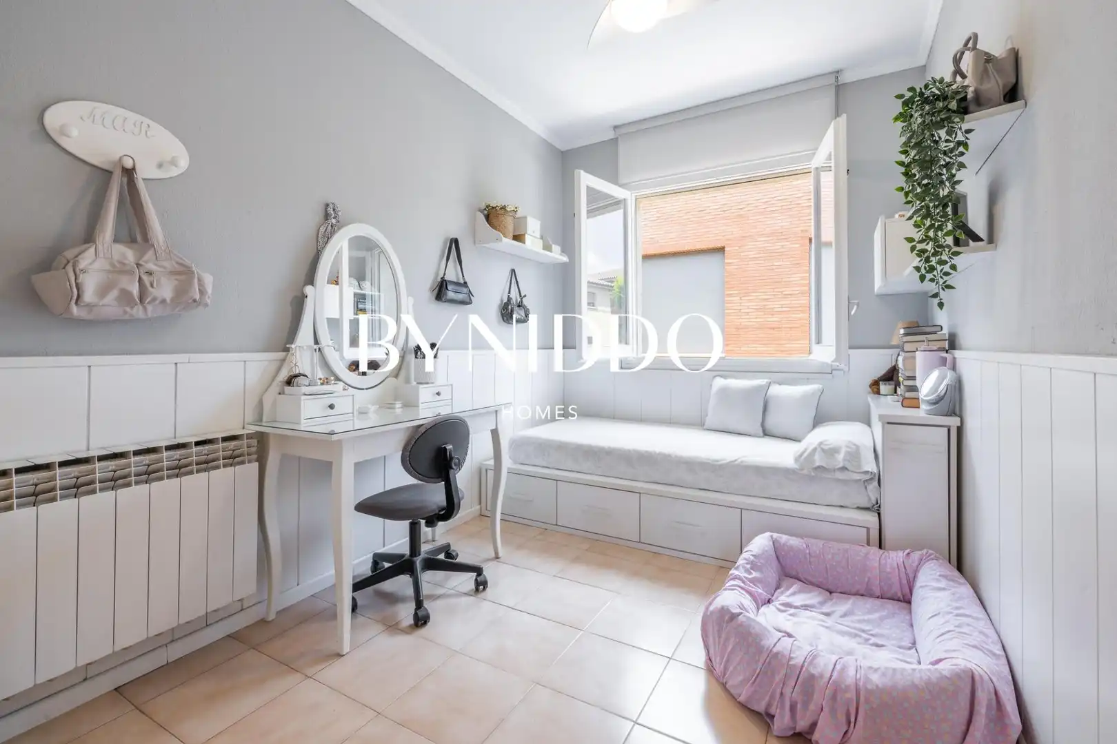 Habitación de Casa adosada en venta en Sant Cugat del Vallès con Aire acondicionado, Calefacción y Jardín privado