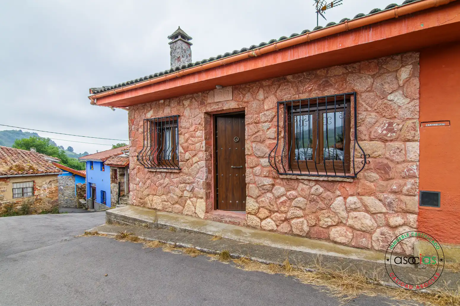 Vista exterior de Casa adosada en venta en Proaza con Calefacción y Trastero