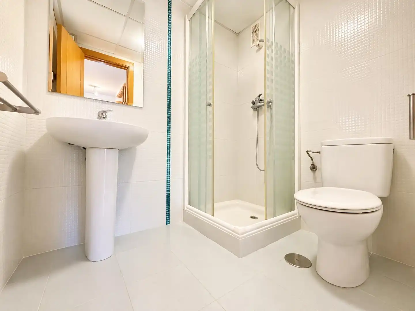 Baño de Piso en venta en Málaga con Terraza, Trastero y Piscina comunitaria