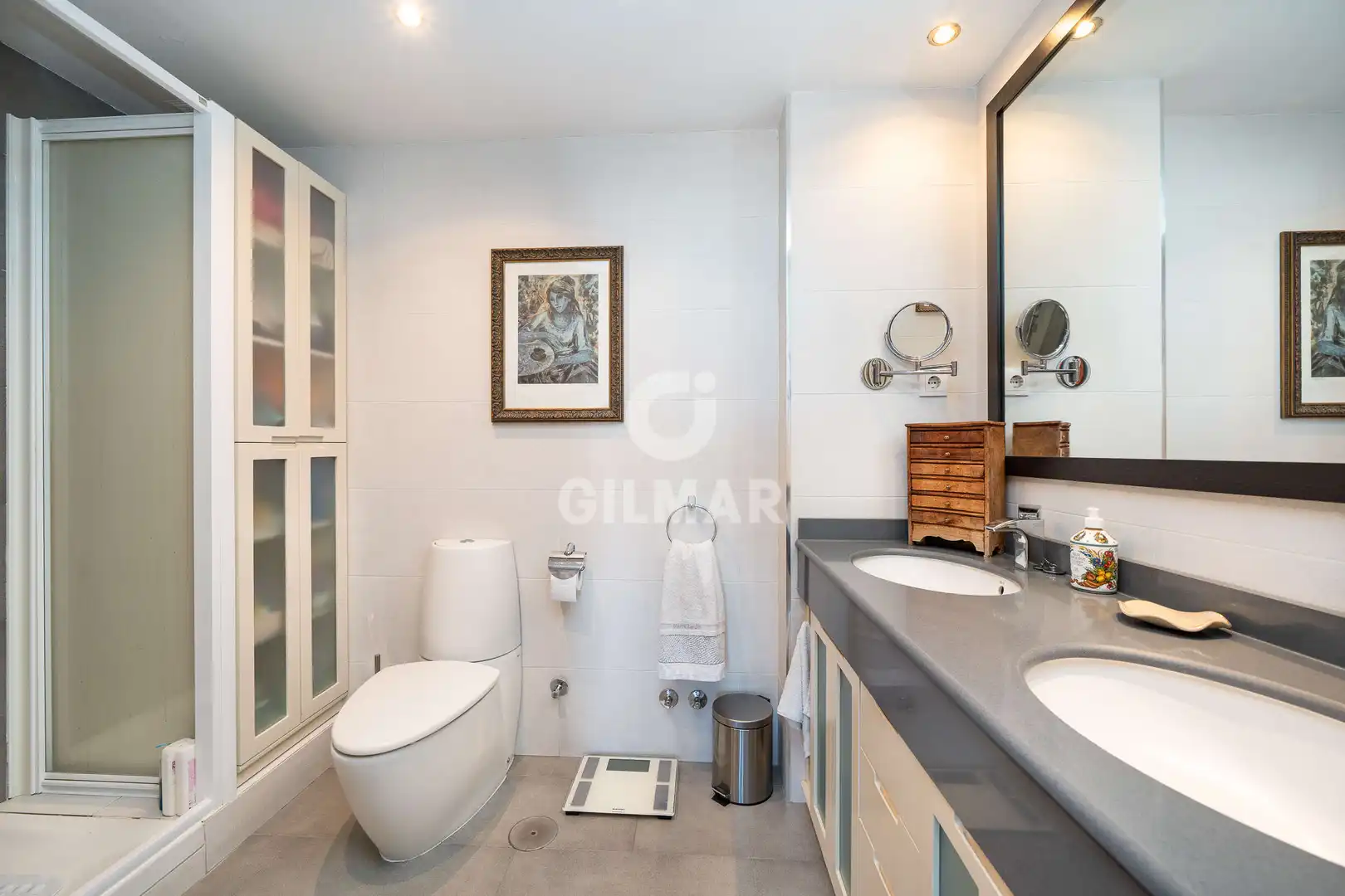 Badezimmer von Wohnung zum Verkauf in Madrid mit Heizung, Abstellraum und Balkon