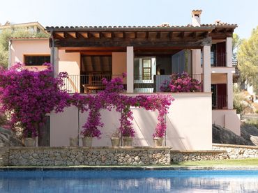 Villa con balcone in affitto a Esporles