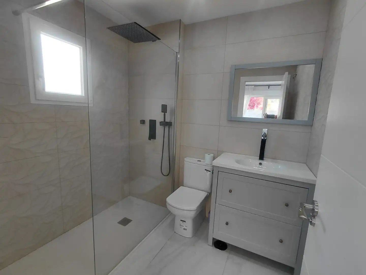 Baño de Casa o chalet de alquiler en La Nucia con Aire acondicionado, Jardín privado y Terraza