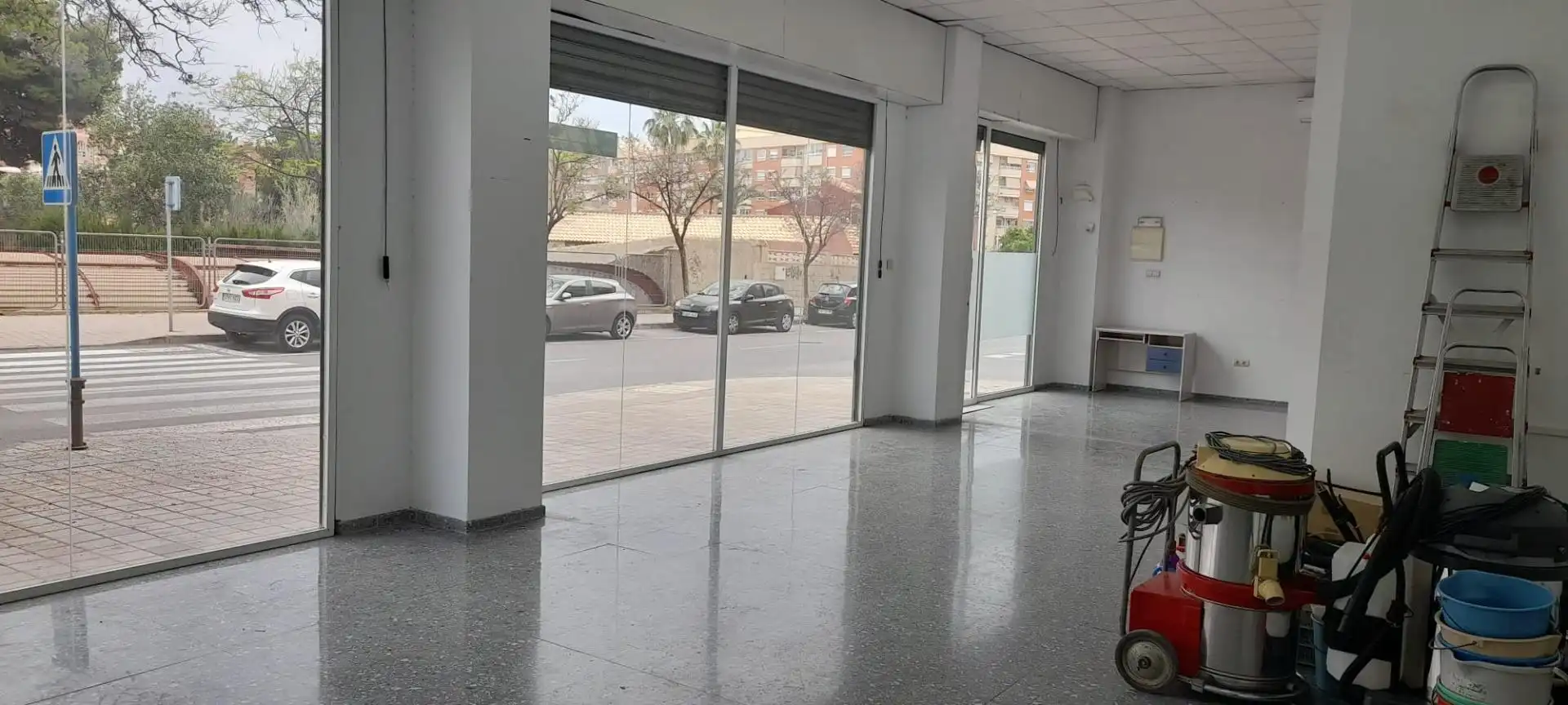 Local comercial en venta en Rabasa - Los Ángeles - San Agustín