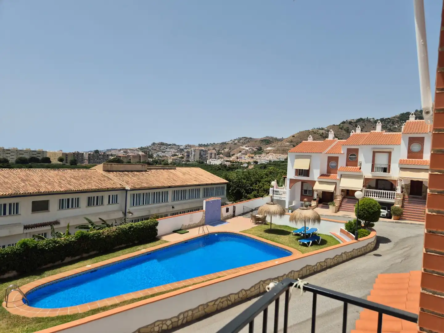Piscina de Casa adosada en venta en Almuñécar con Terraza, Balcón y Piscina comunitaria