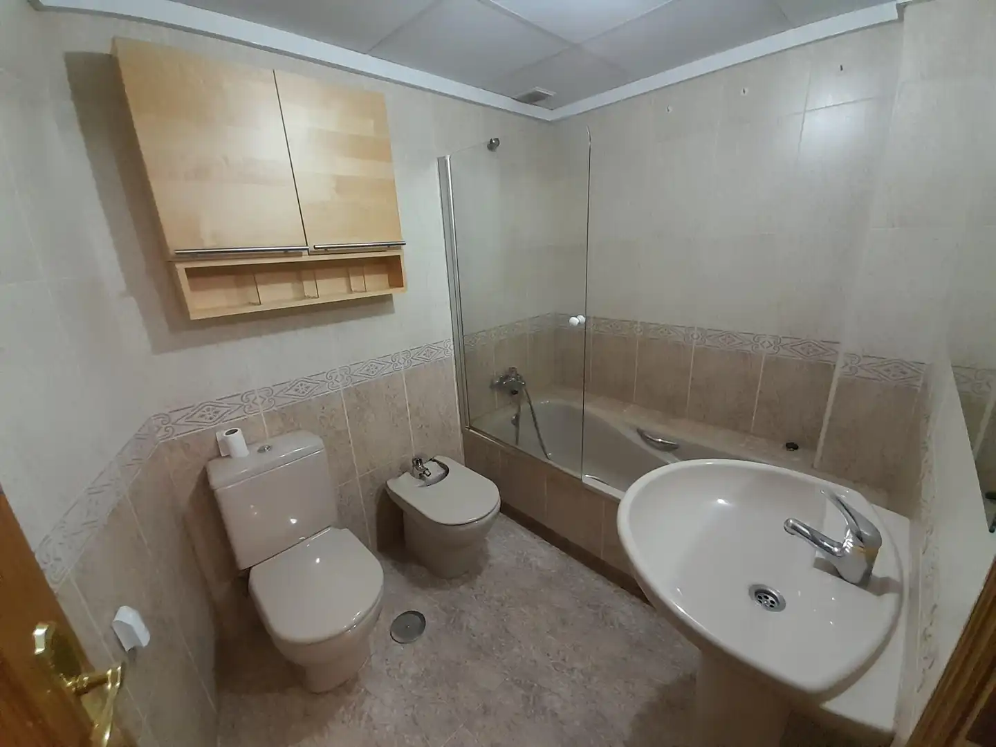 Bathroom of Flat for rent in Madrid  with Air Conditioner, Heating and Storage room