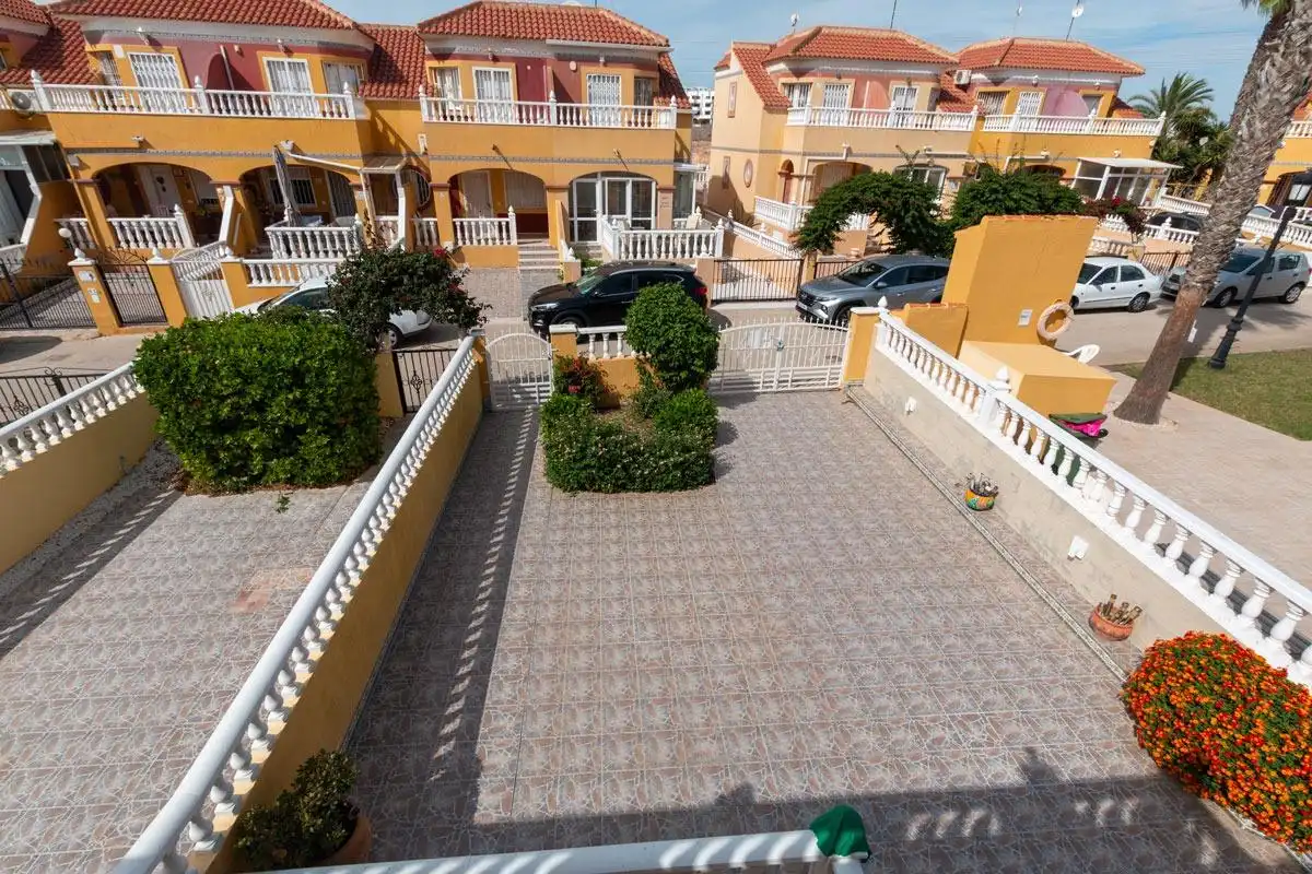 Jardí de Casa adosada en venda en Orihuela amb Jardí privat, Terrassa i Piscina comunitària